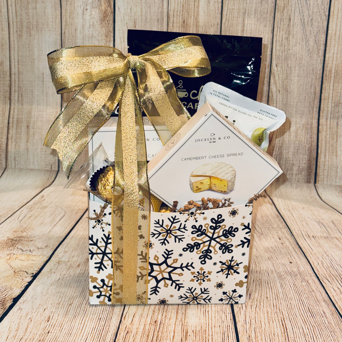 Holiday Delight Gift Basket | 12 Left